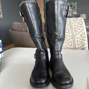 White Mountain knee high boots. Black. Super comfy! Great used condition!